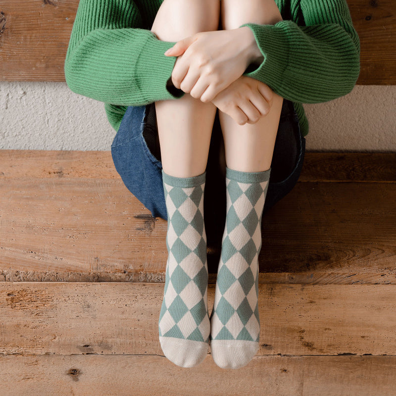 Women's Vintage Argyle Pattern Mid-Calf Socks
