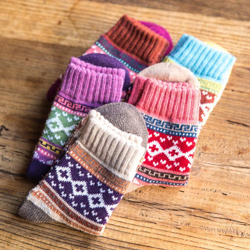5 Pairs Women's Wool Crew Socks Striped Pattern Thick Warm Winter